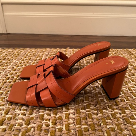 Zara Heeled Leather Sandal - Picture 2 of 7